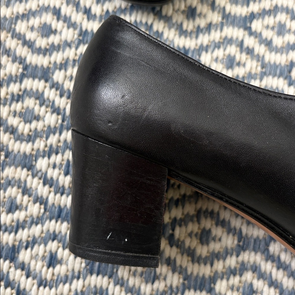 VINTAGE FERRAGAMO “Gancini” buckle leather pump - Picture 5 of 12